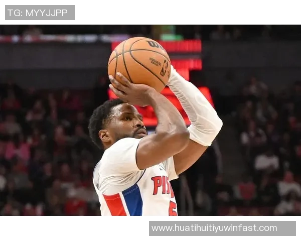 费尔斯上半场表现抢眼7号秀9投4中三分2中2贡献12分6板6助